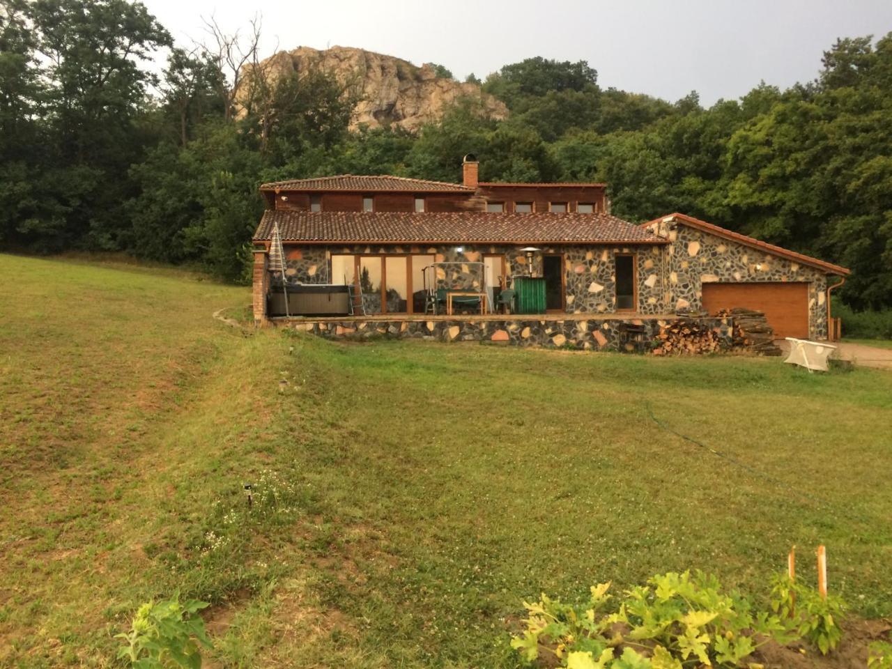 Old Stone Villa Obarok Exterior photo