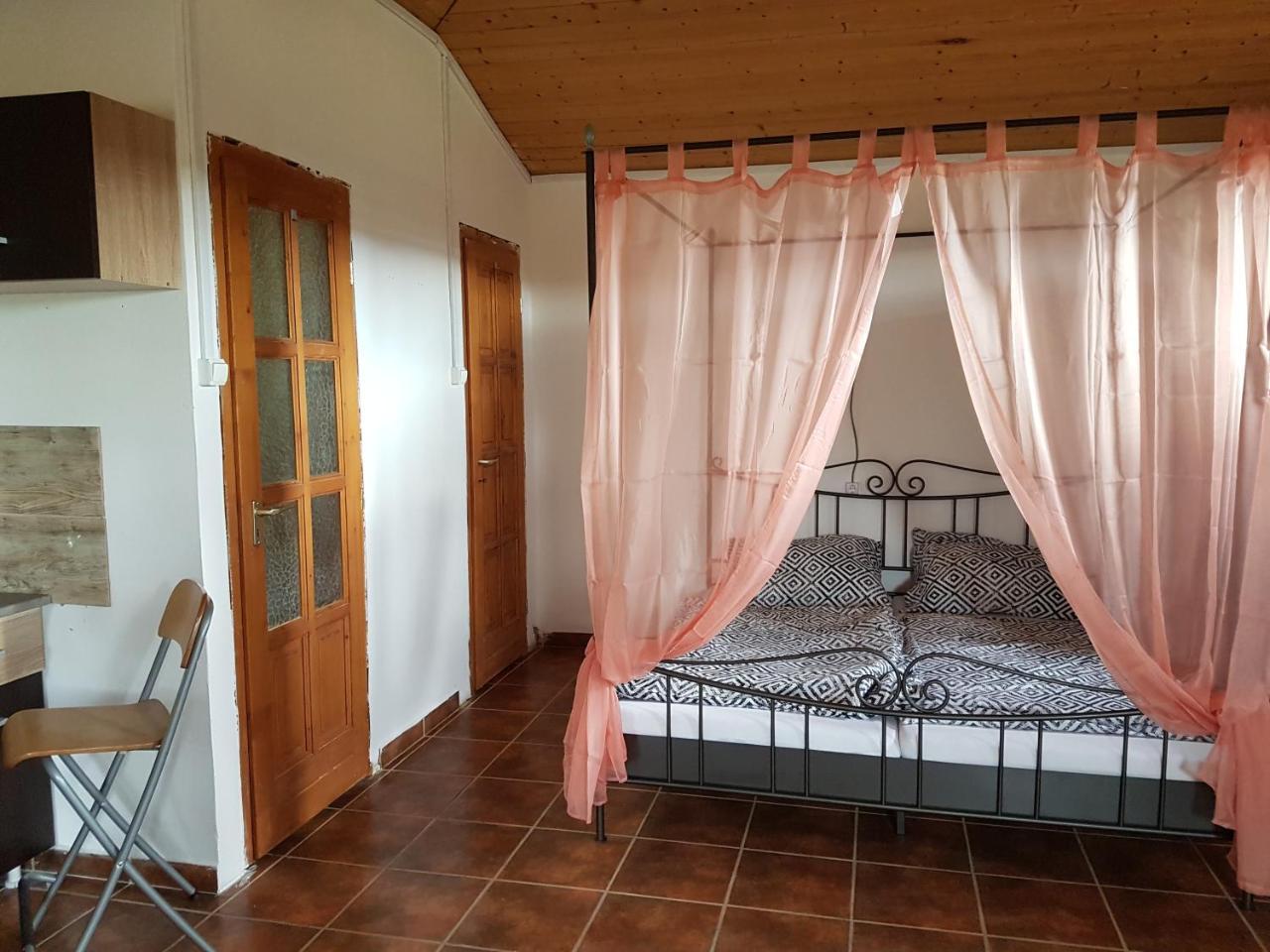Old Stone Villa Obarok Room photo